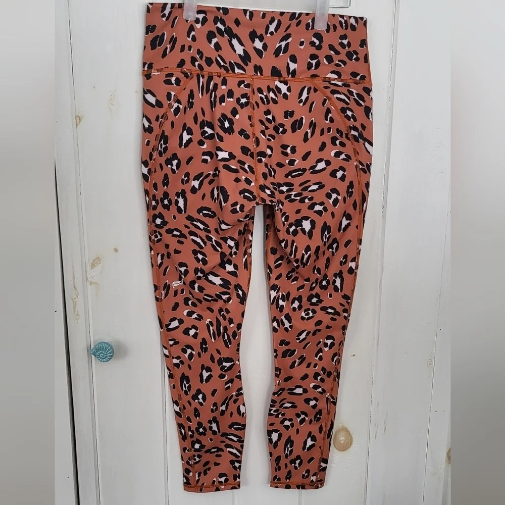 Define PowerHold High-Waisted 7/8 Leggings Burnt Ochre Wavy Leo - Picture 6 of 9